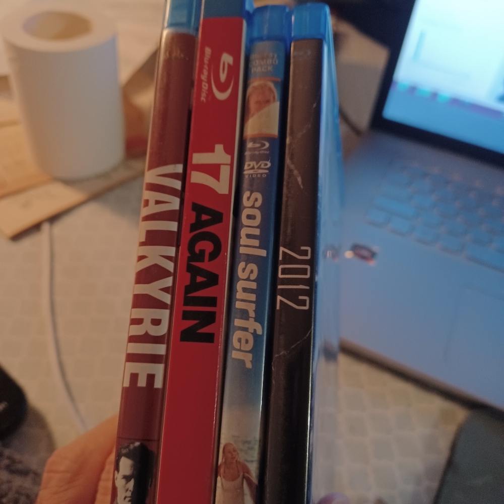 Lot of 6 movies 2012 bluray, Soul Surfer bluray, 17 Again bluray, Valkyrie blura